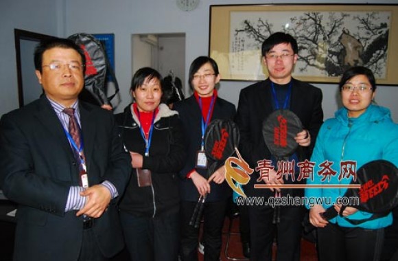 兆通公司举办“庆三八、50米障碍接力赛”活动
